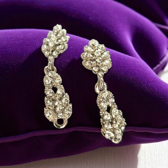 Silver Tone Rhnistones Drop Earrings - Picture 1 of 13